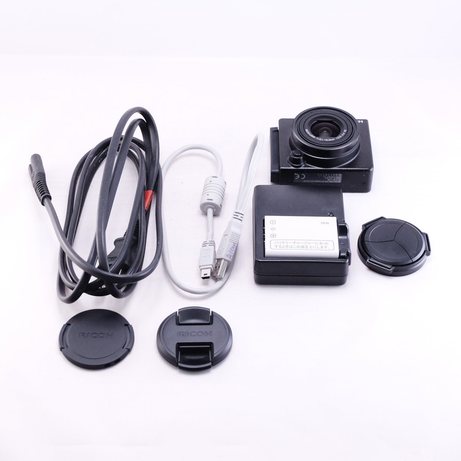 RICOH GXR + A12 28mm F2.5 + S10 24-72mm F2.5-4.4 VC