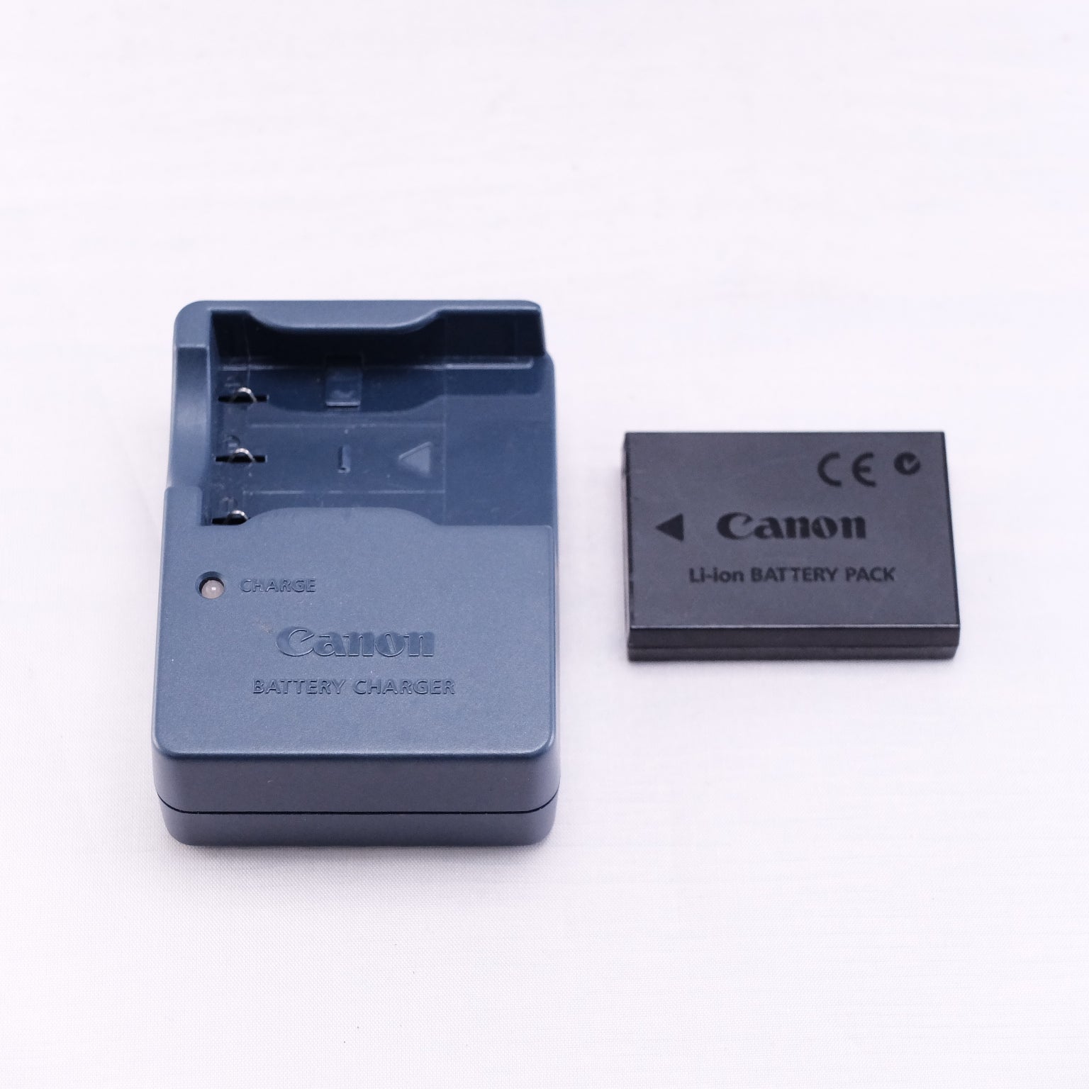 2004 Canon IXY DIGITAL L2(メモリーカード&バッテリー/充電器付き)