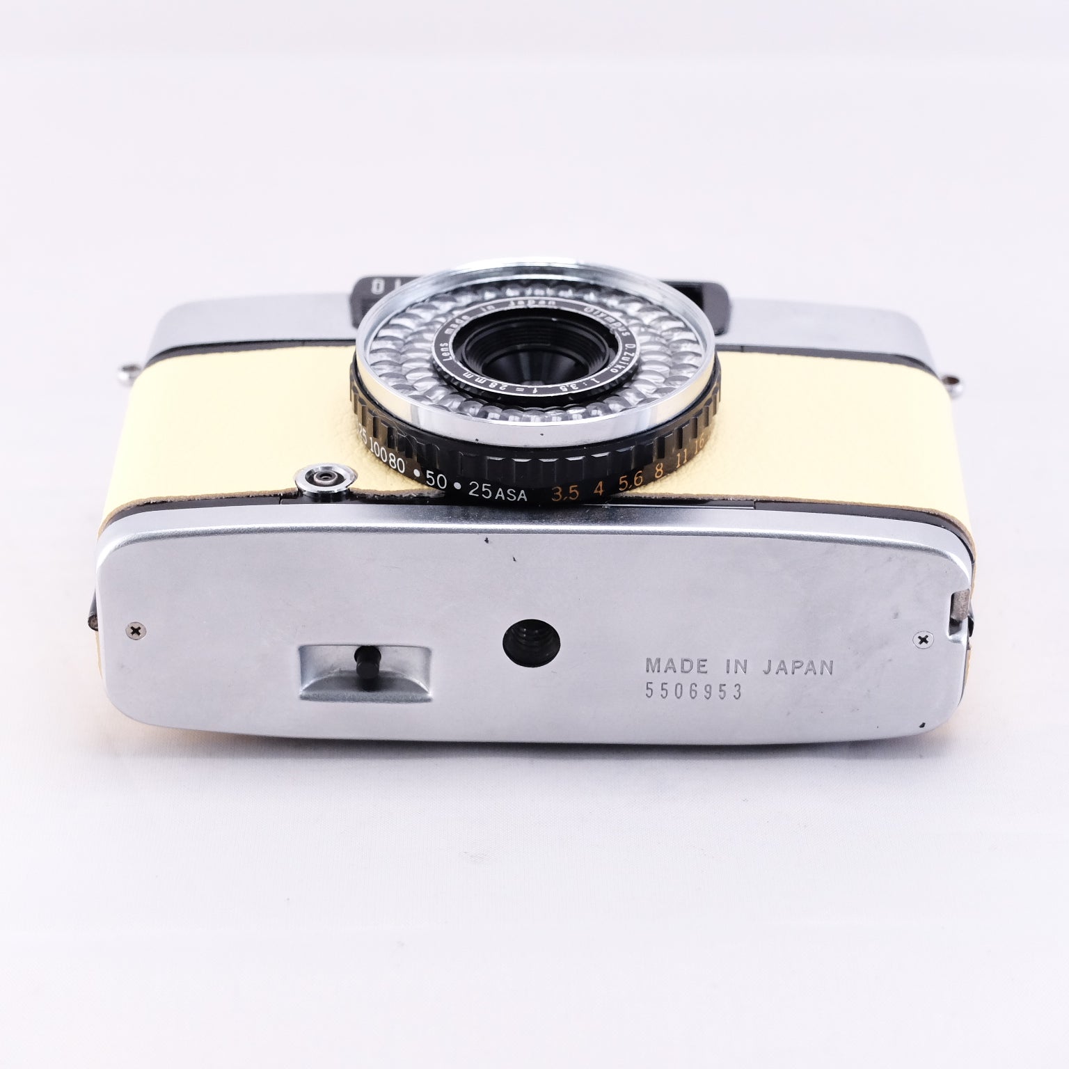 OLYMPUS PEN EE-3 (Egg Yellow)