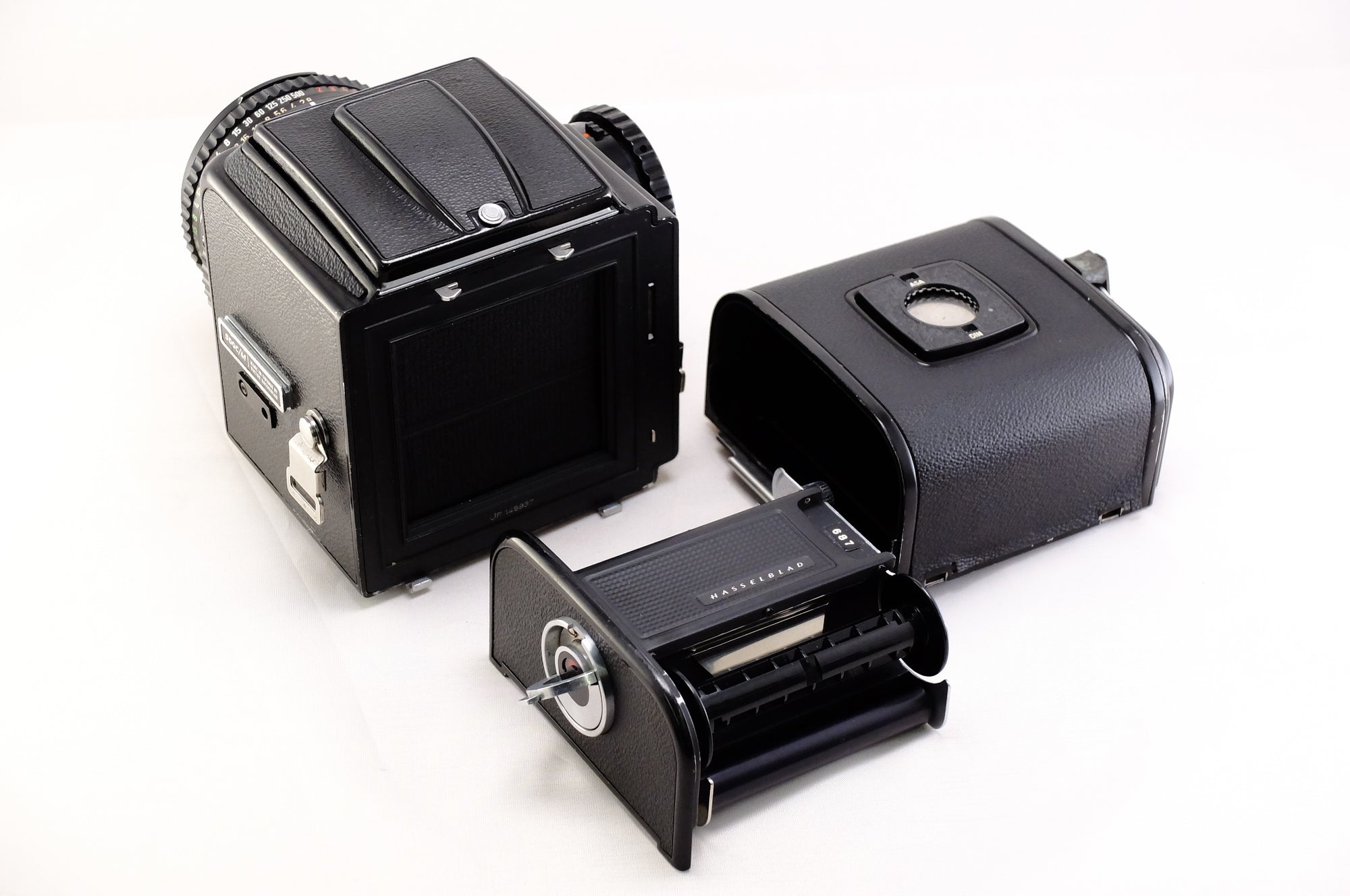 【HASSELBLAD】 500C/M + Carl Zeiss Planar C 80mm F2.8 T* + A12 (Black) #1727740709731 | 東京CAMERA