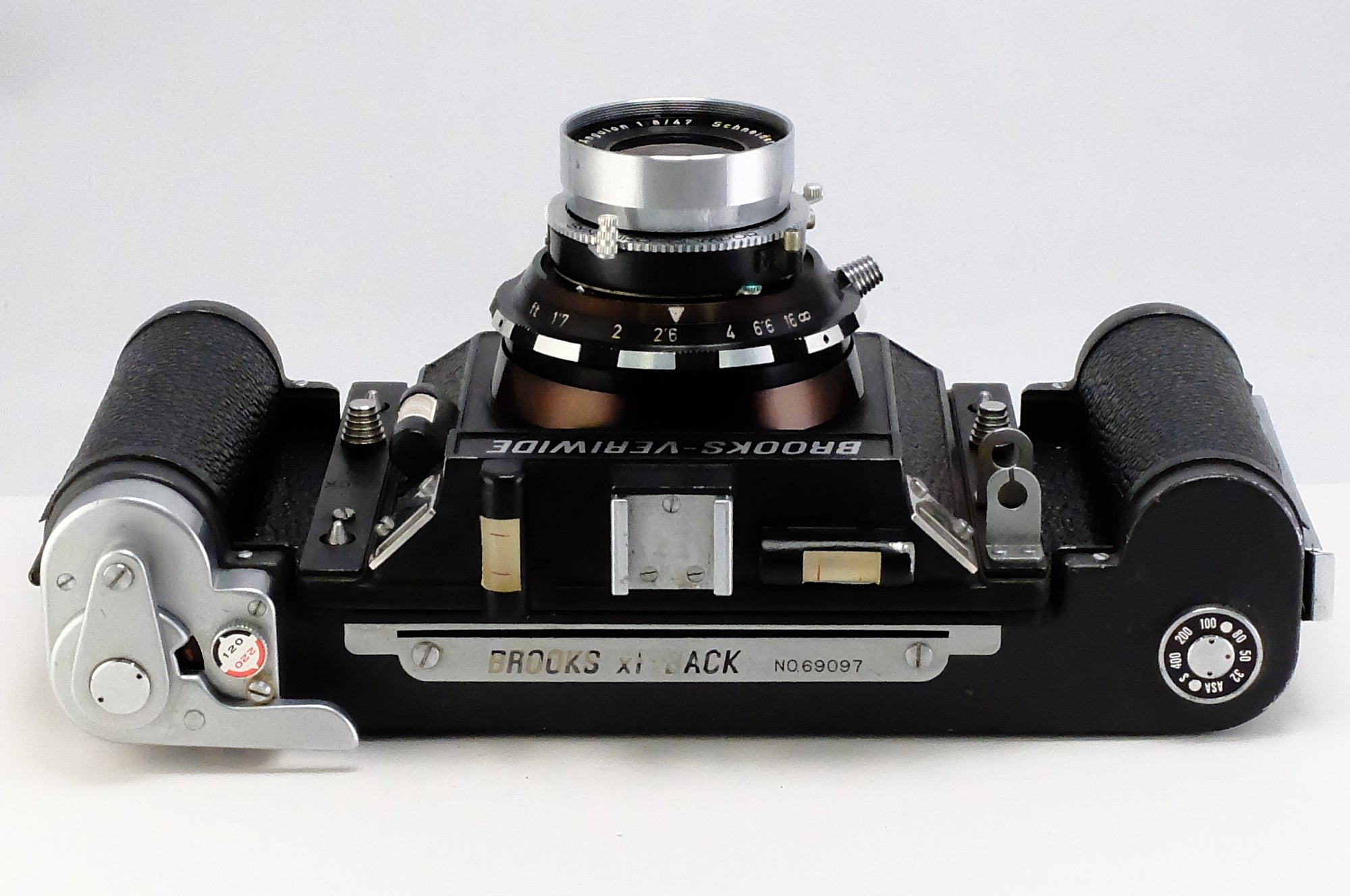 BROOKS VERYWIDE 6x9 camera with Super-Angulon 47mm F8 lens, inspected and in good condition, ideal for medium format photography.