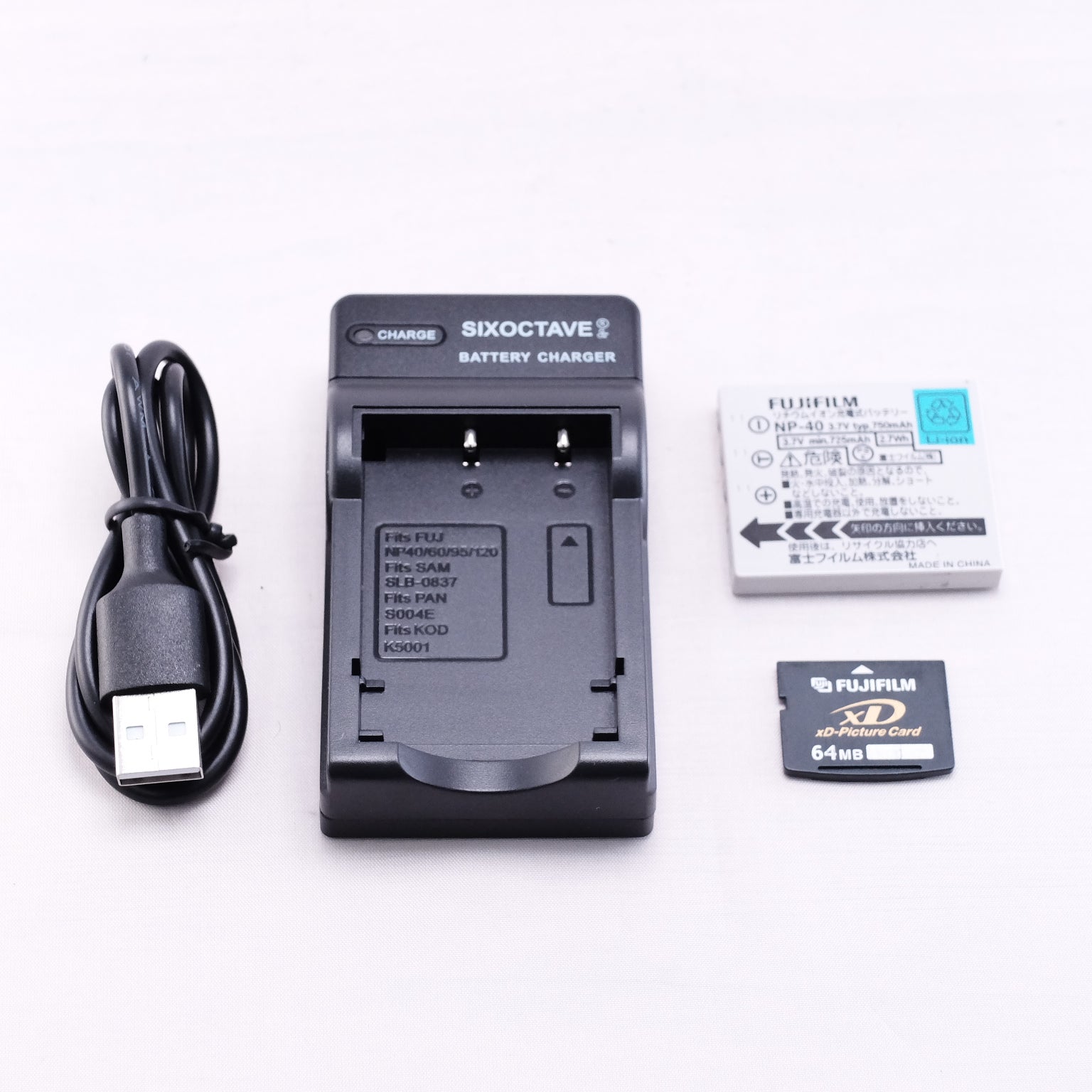 2006 FUJIFILM FinePix V10(メモリーカード&バッテリー/充電器付き)