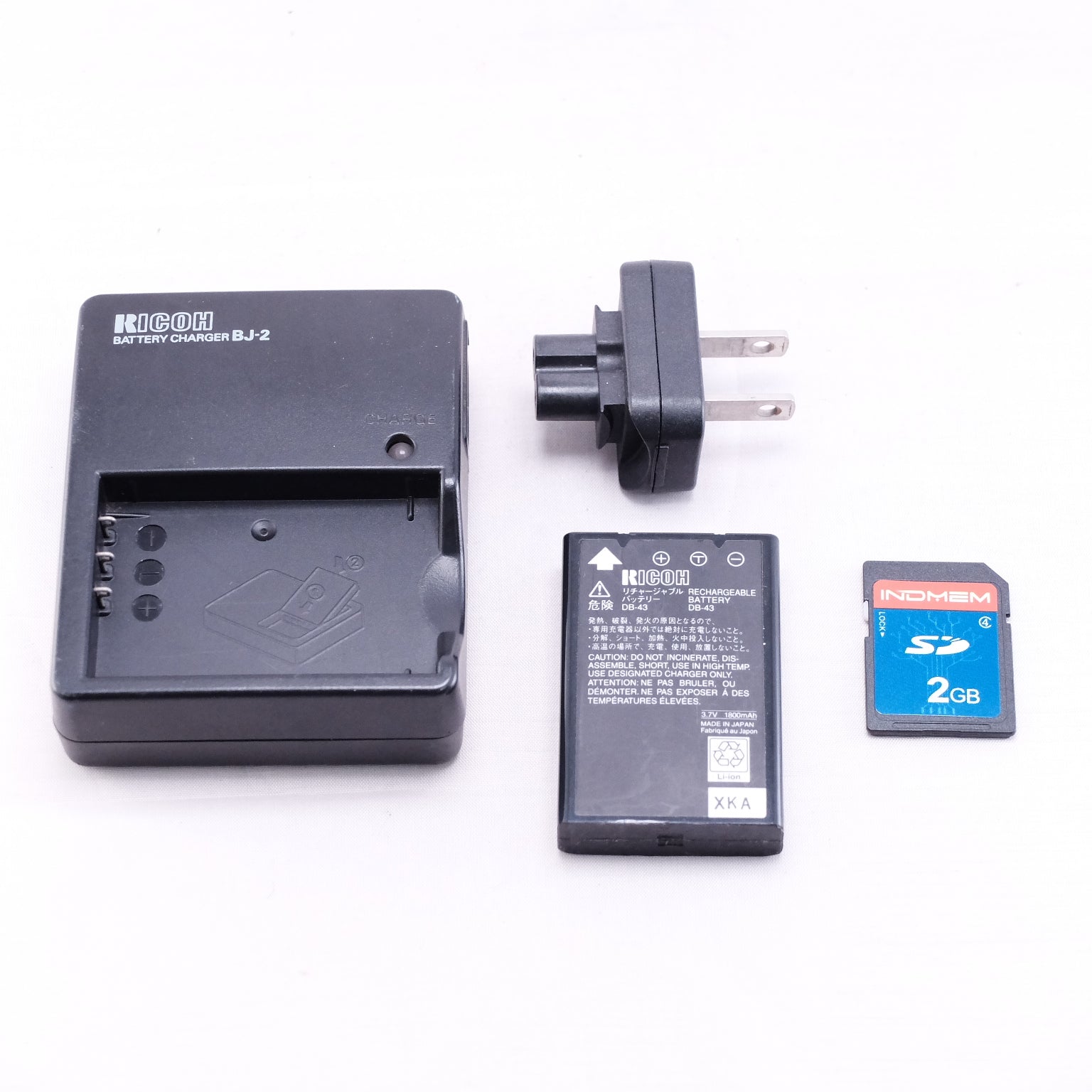 2006 RICOH Caplio 500G wide(メモリーカード&バッテリー/充電器付き)