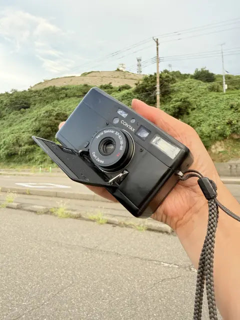 CONTAX Tvs III , Carl Zeiss Vario Sonnar T* (Black)