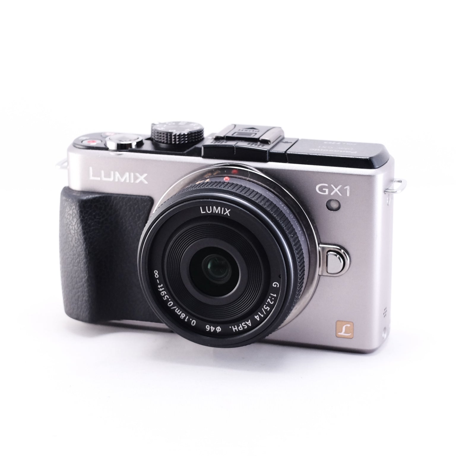 Panasonic LUMIX DMC-GX1 + 14mm F2.5 G ASPH. H-H014