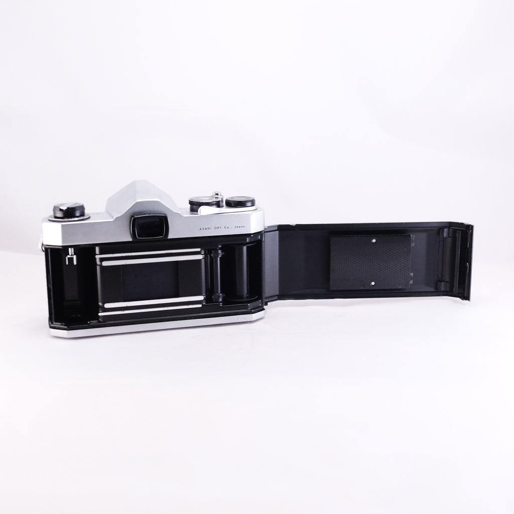 PENTAX SP + Super-Multi-Coated TAKUMAR 55mm F1.8