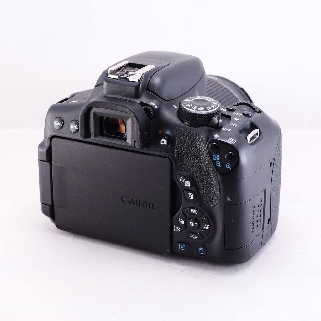 Canon EOS Kiss X8i + FE-S 18-55mm F3.5-5.6 IS