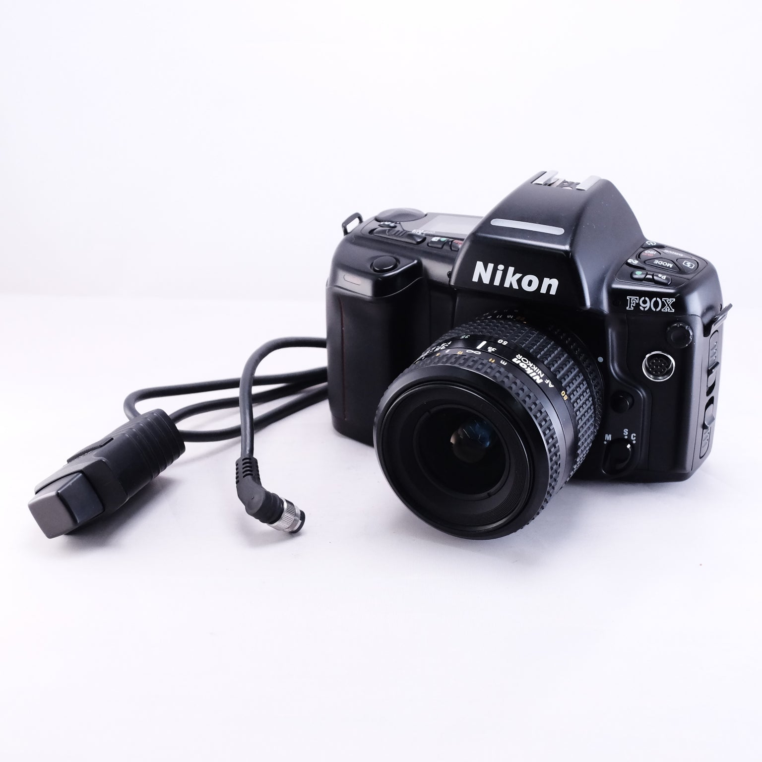 Nikon F90X + MF-25 + MC-30 + AF NIKKOR 35-80mm F4-5.6 D