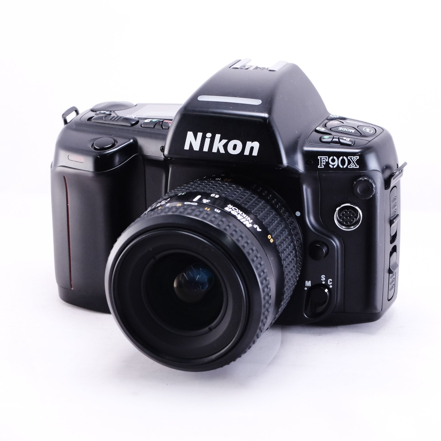 Nikon F90X + MF-25 + MC-30 + AF NIKKOR 35-80mm F4-5.6 D