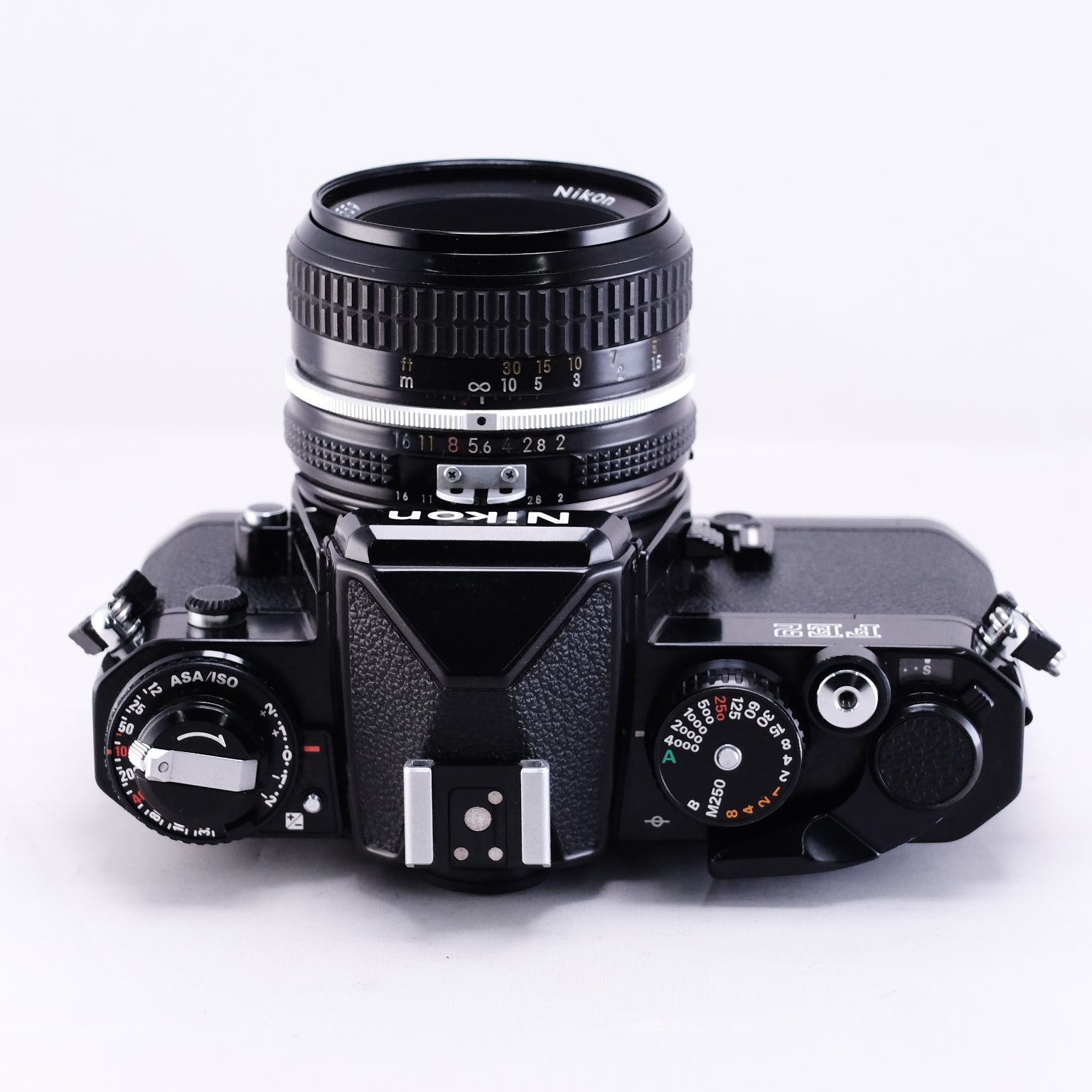 Nikon FE2 (Black) + New NIKKOR Ai改 50mm F2
