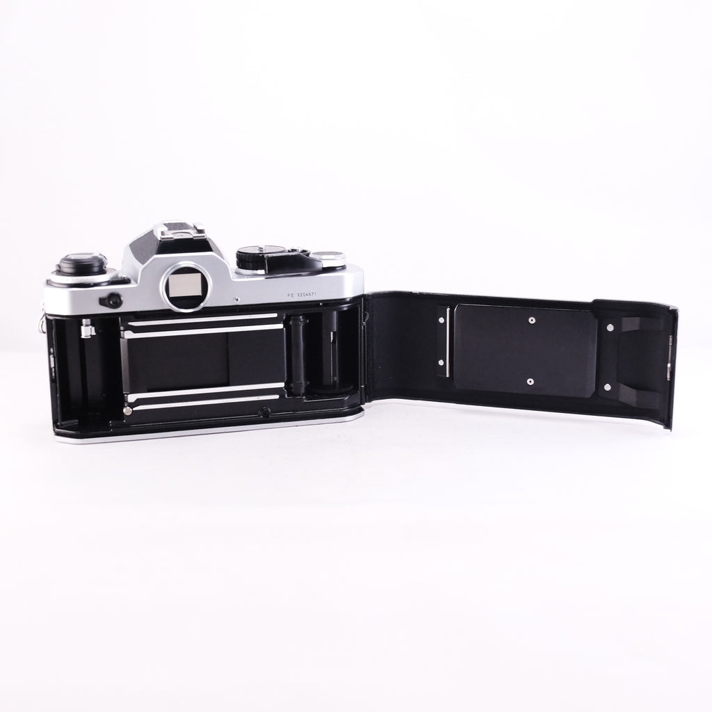 Nikon FE (Silver)