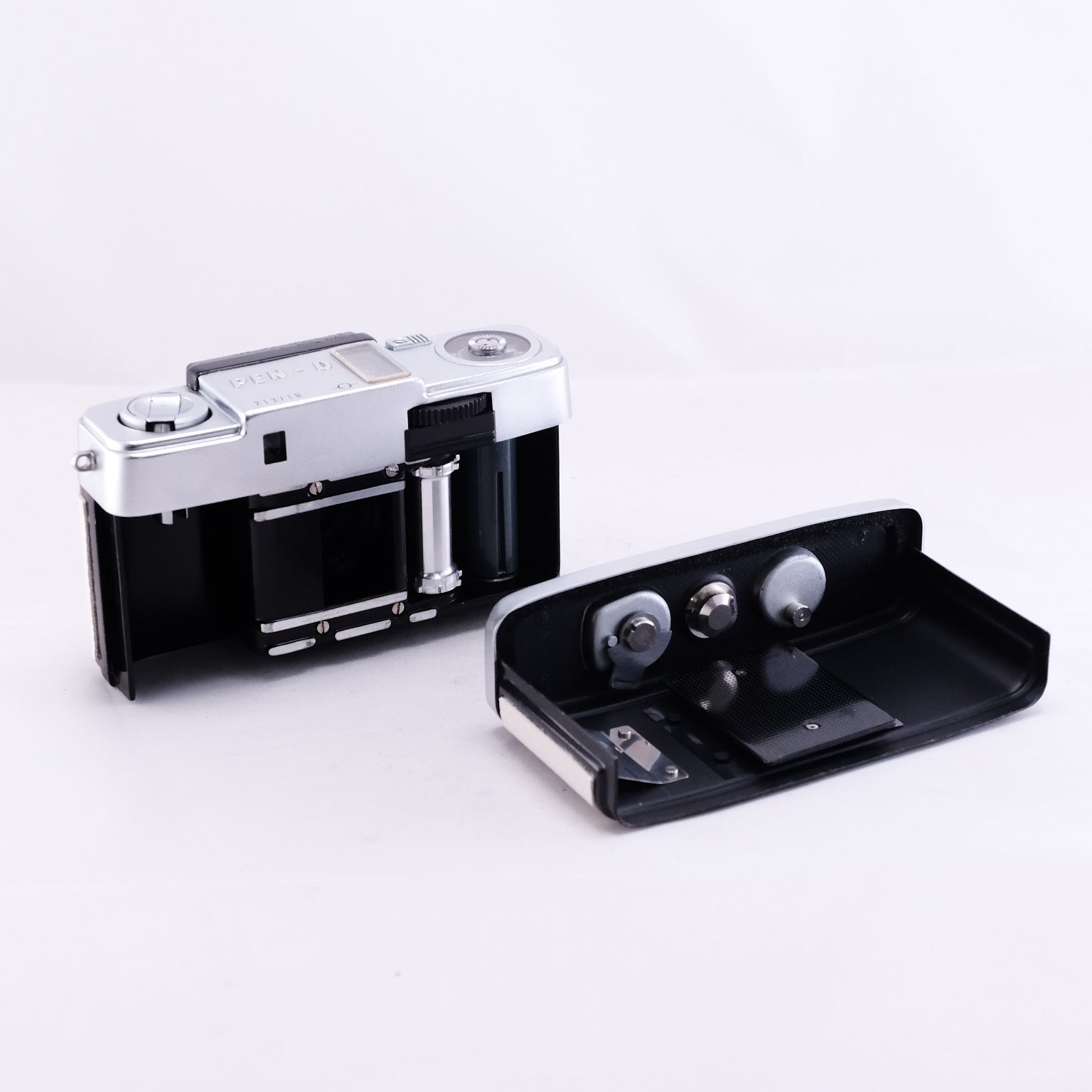 OLYMPUS PEN-D (Off White)　※整備品