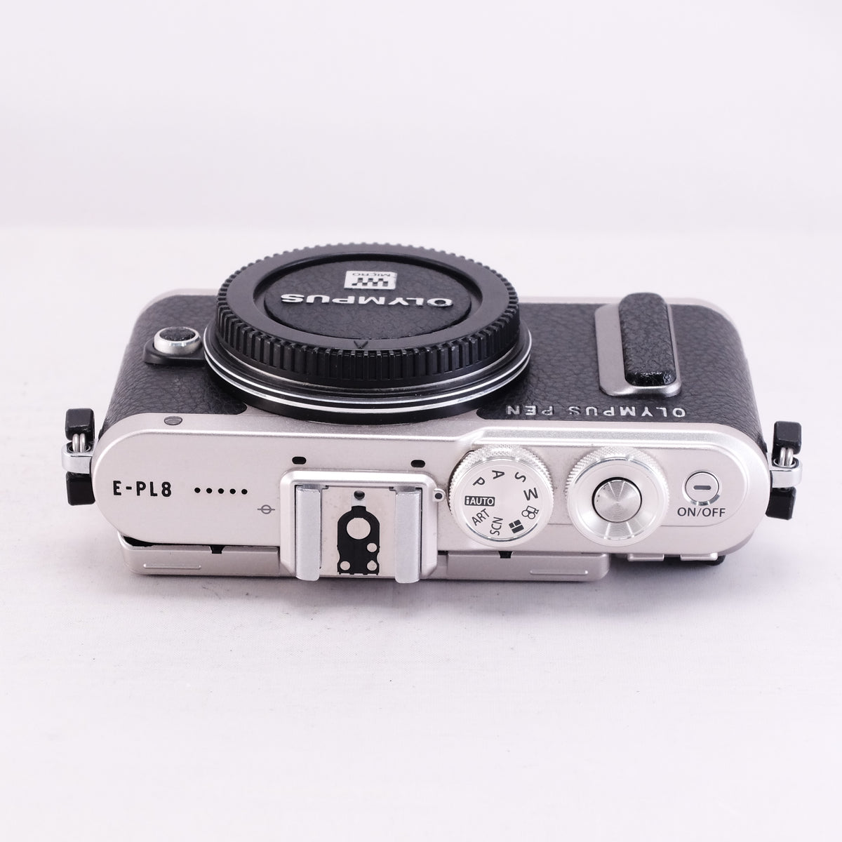 OLYMPUS PEN E-PL8 Body (Black) + Flash (4FS1)