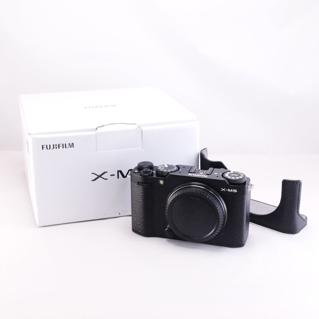 FUJIFILM X-M5 (black) + MR.STONE camera case [FujiX]