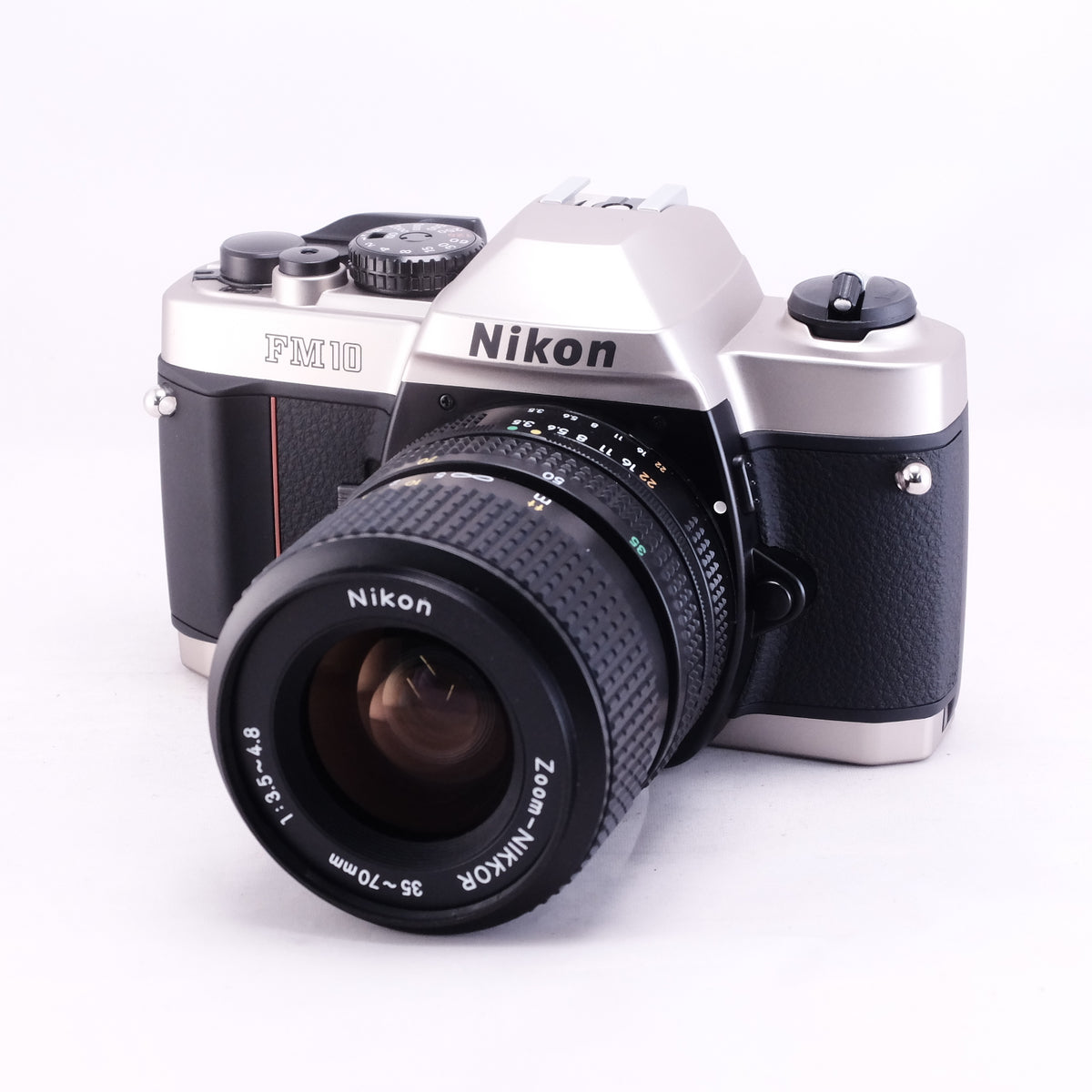 Nikon FM10 + 35-70/3.5-4.8