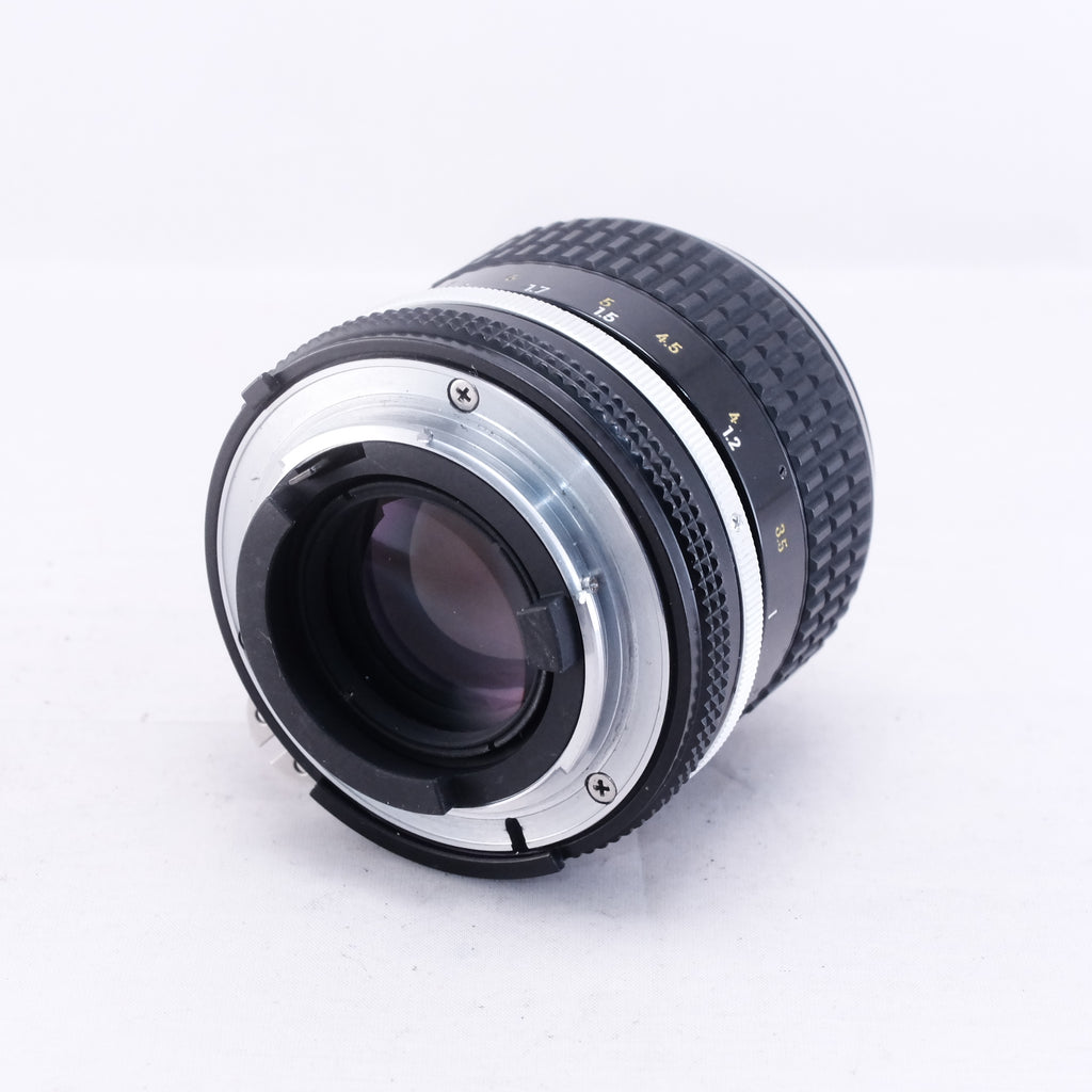 Nikon Ai NIKKOR 85mm F2 [F]