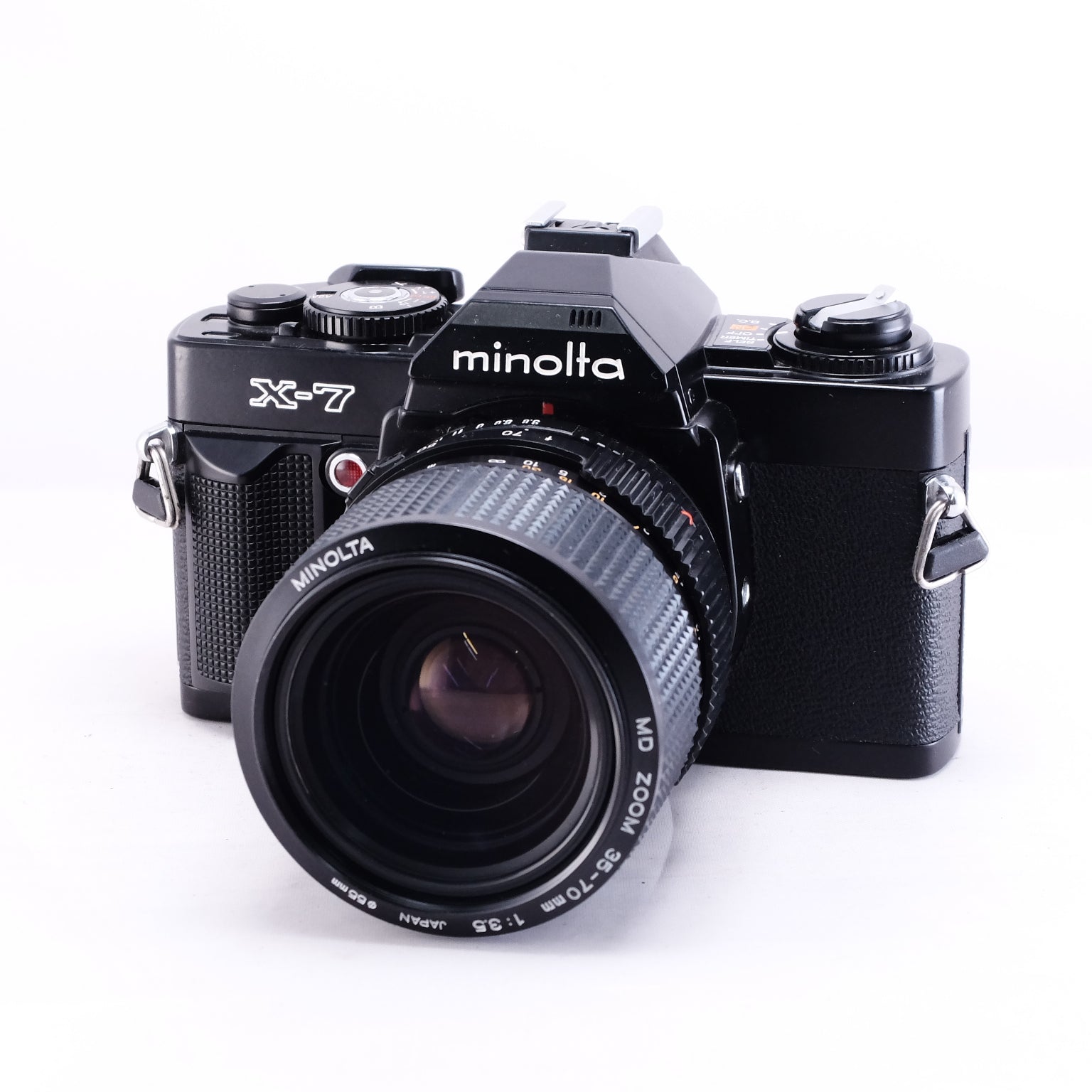 MINOLTA X-7 (Black) + MD ZOOM 35-70mm F3.5