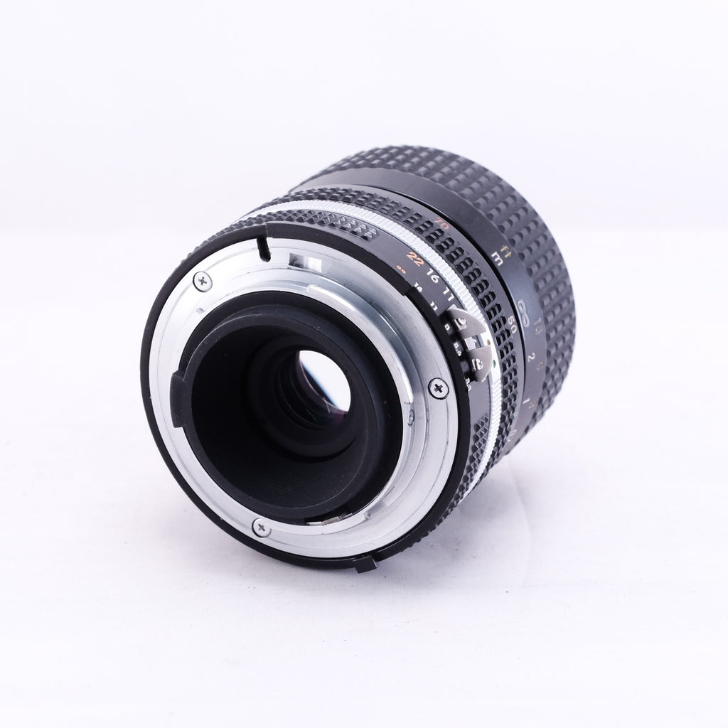 Nikon FE2 (Black) ※整備品 + Zoom-NIKKOR 35-70mm F3.3-4.5