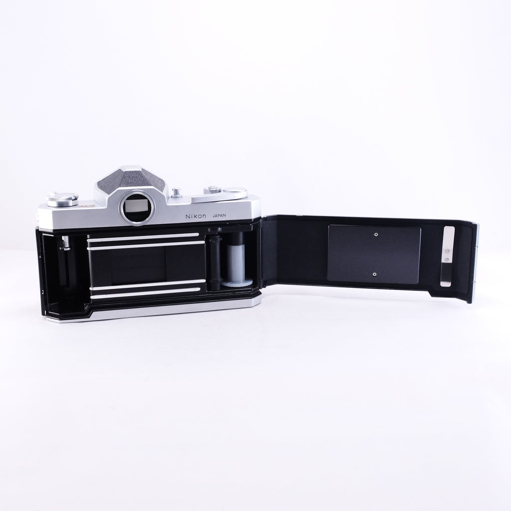 Nikon Nikomat FTN + NIKKOR-H Auto 50mm F2