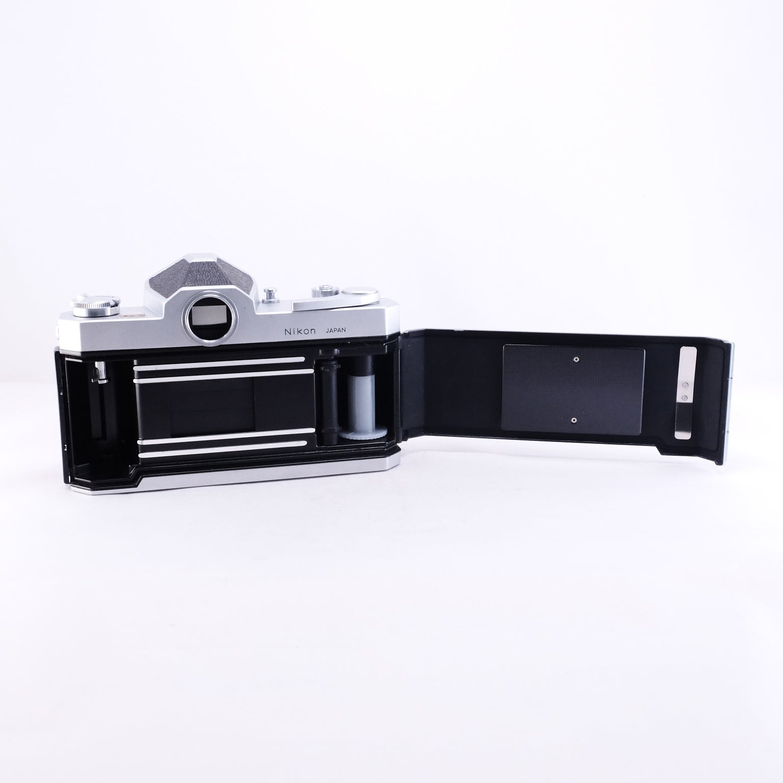 Nikon Nikomat FTN + NIKKOR-H Auto 50mm F2