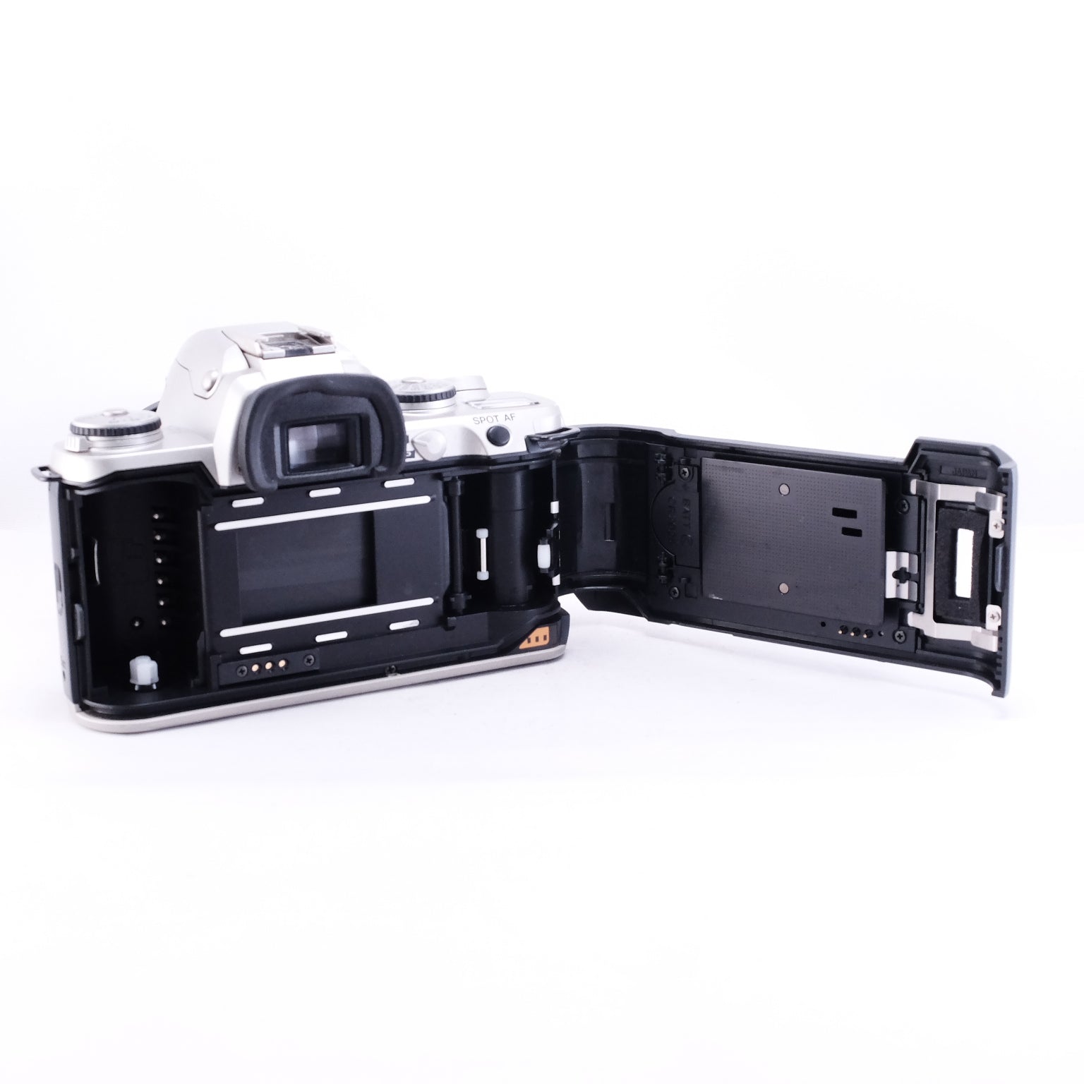 PENTAX MZ-5 (Silver) + COSINA 20mm F3.8