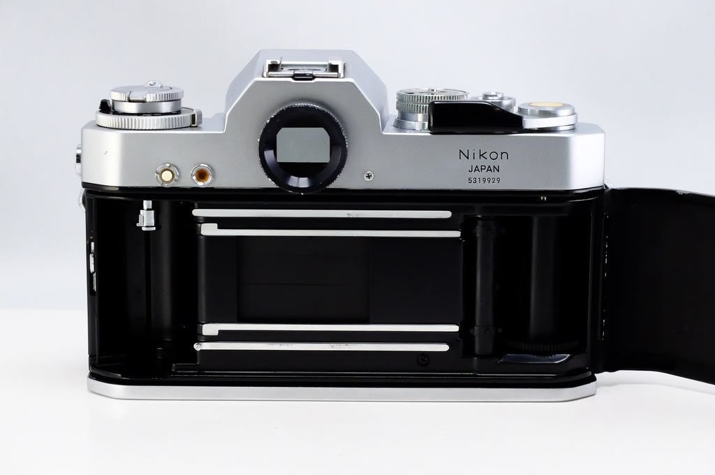 【Nikon】Nikomat EL (シルバー) + NIKKOR-S.C Auto 50mm F1.4 | 東京CAMERA