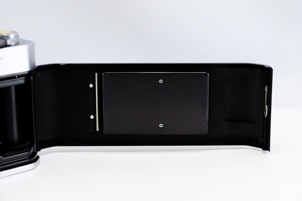 【Nikon】Nikomat EL (シルバー) + NIKKOR-S.C Auto 50mm F1.4 | 東京CAMERA