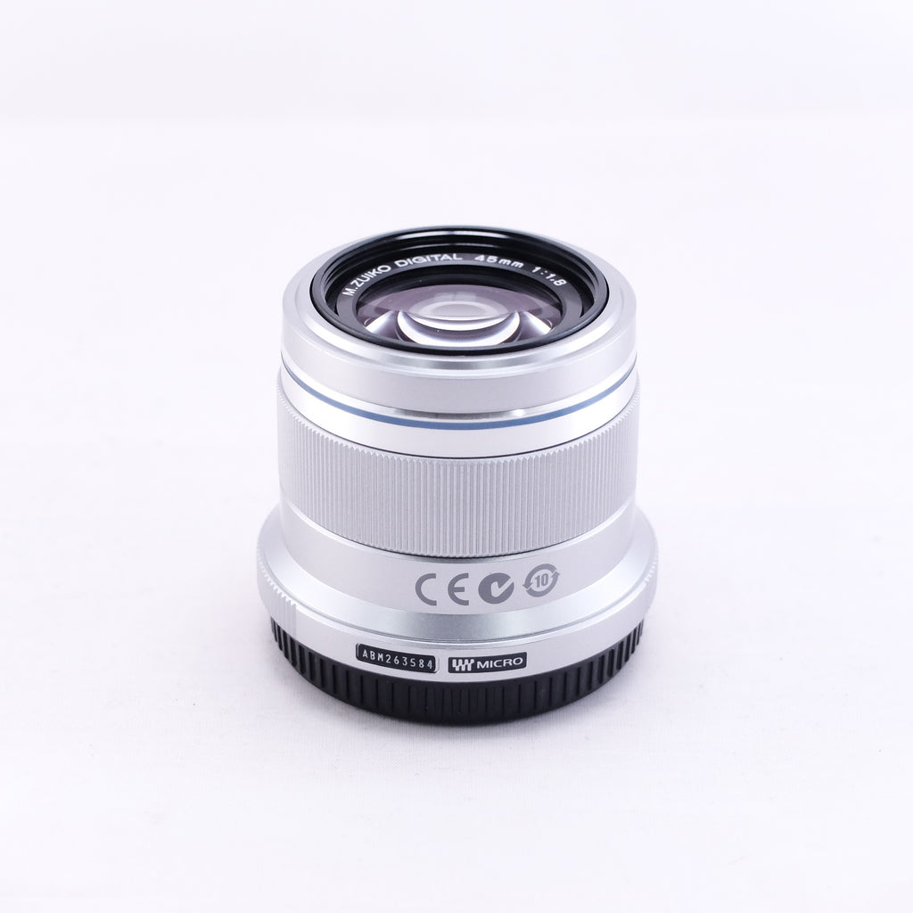 Olympus M.Zuiko Digital 45mm F1.8 (Silver) [M4/3]