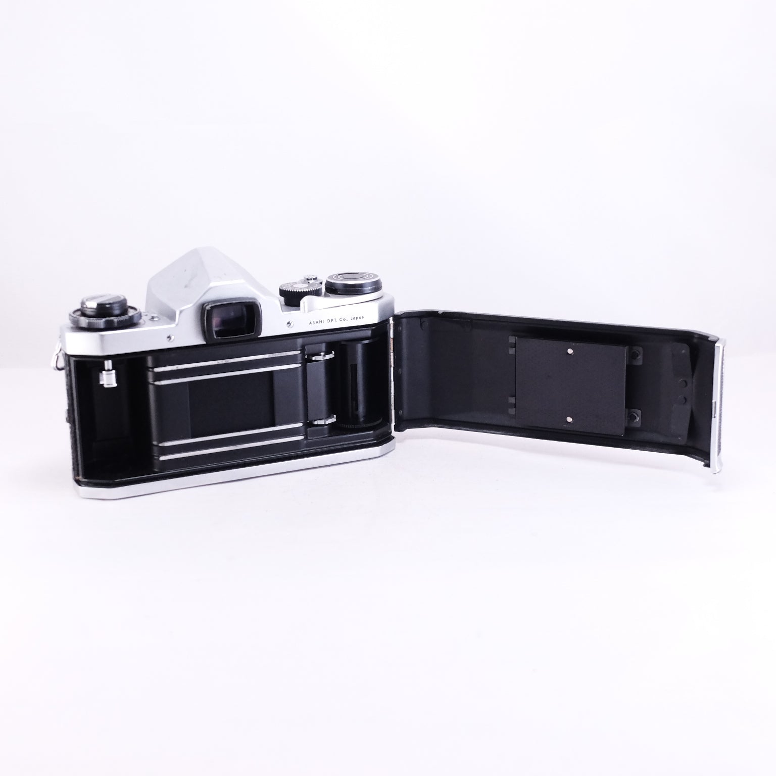 PENTAX SV (silver) + Super-Takumar 55mm F1.8