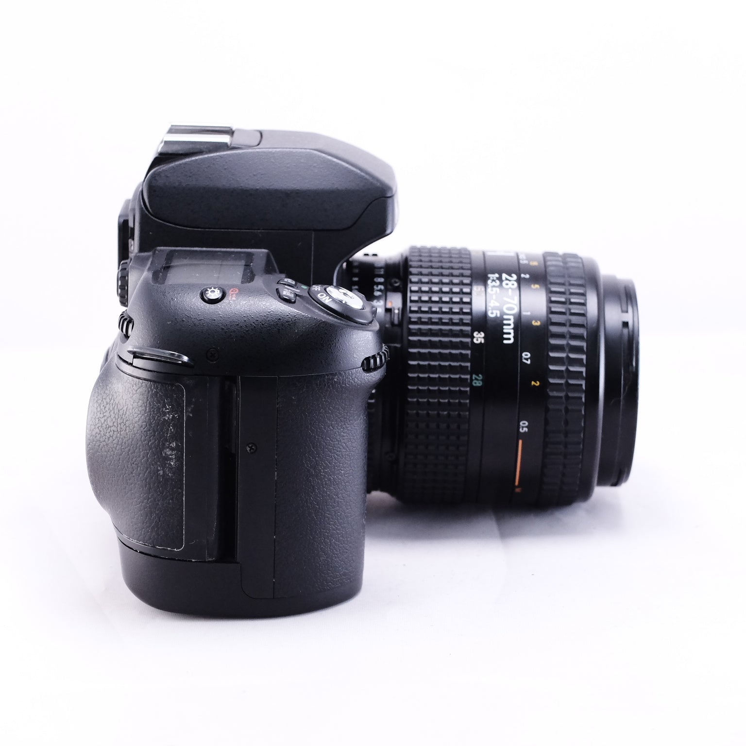 Nikon F80 + AF NIKKOR 35-70mm F3.3-4.5 (Kodakフィルム&電池付き)