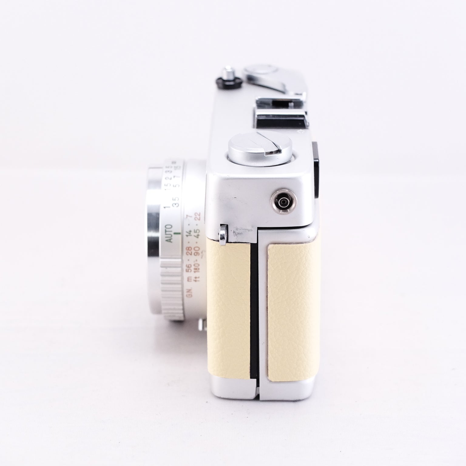 Konica C35 Flashmatic (cream yellow) ※整備品